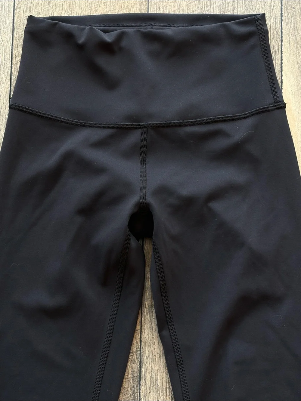 Lululemon Wunder Train High-Rise Crop Leggings 21" In Black size four (4) - Picture 5 of 10